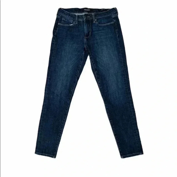 Banana Republic Premium Denim Skinny Medium Wash - Picture 3 of 11